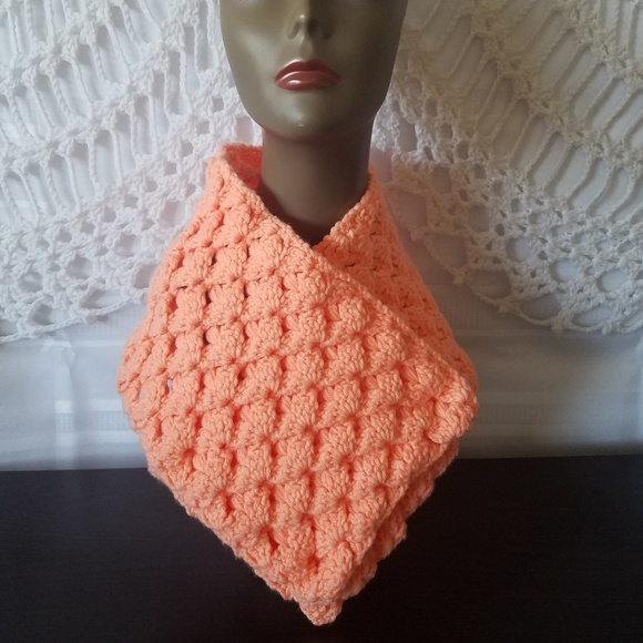 Scarf, Cowl - Picture 2 of 4
